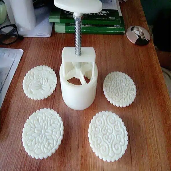 Bộ khuôn làm bánh trung thu ép nén cơm hình tròn kèm 4 - 6 mặt thay thế